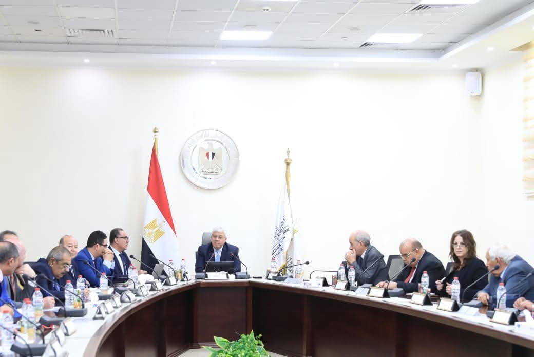وزير التعليم العالي يرأس اجتماع مجلس شئون المعاهد العالية الخاصة 
