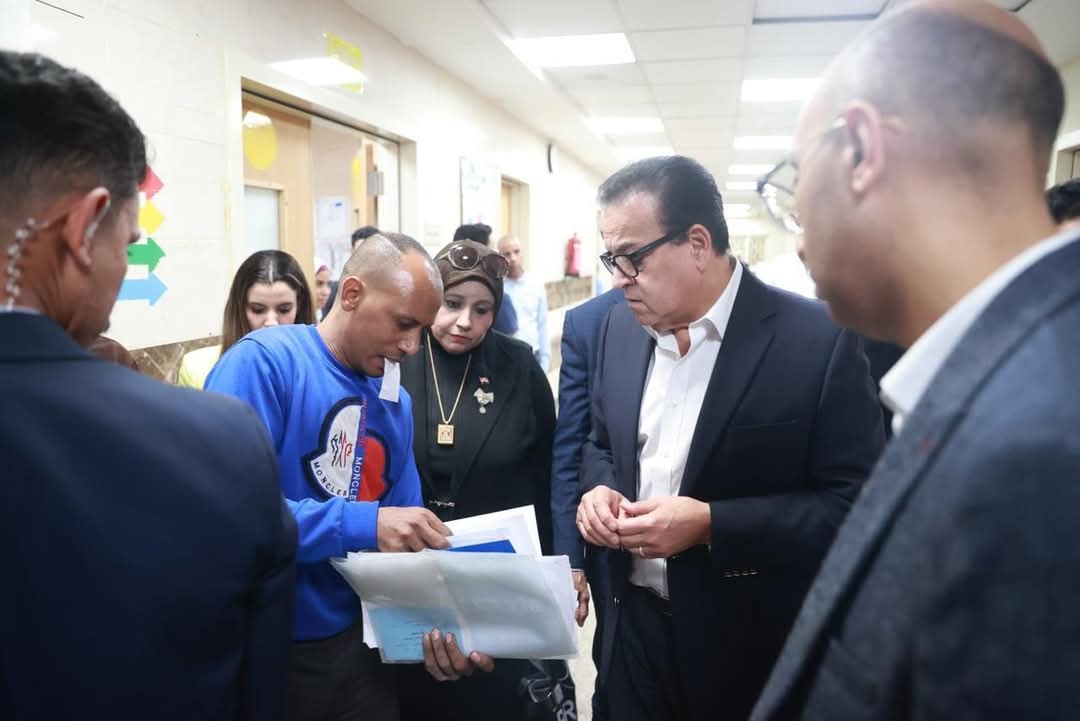 وزير الصحة يفاجئ مستشفى الخانكة التخصصى ويوجه بالتعامل الفورى مع حالات الطوارئ