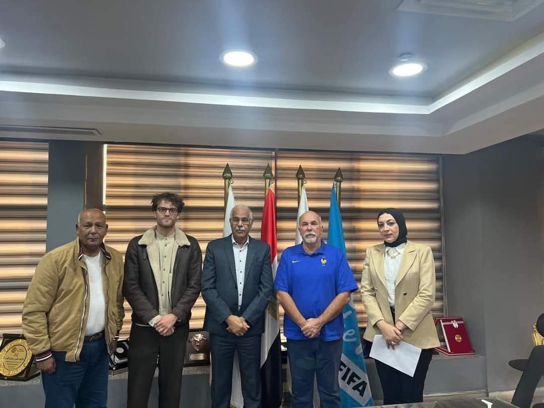 إتحاد الكرة يناقش توقيع بروتوكول تعاون مع الإتحاد الفرنسى لدعم الكرة النسائية