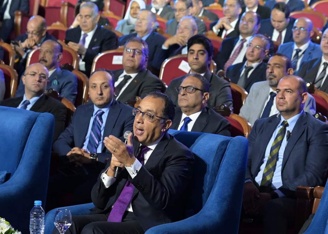 مدبولى : تعميق الصناعة بمصر.." شاغل الحكومة الأول"