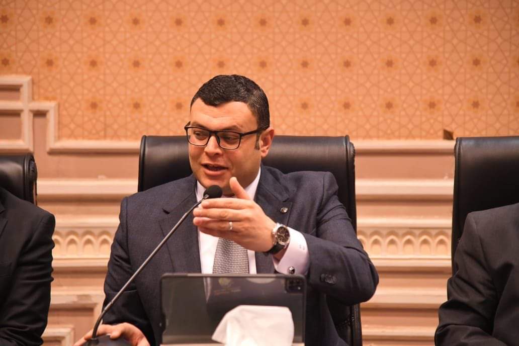 وزير الإسكان يستعرض جهود متابعة تطبيق قانون التصالح في بعض مخالفات البناء وتقنين أوضاعها