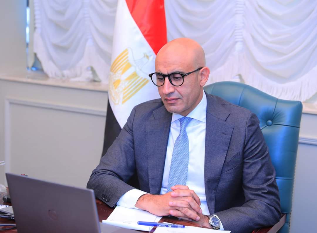 عبد اللطيف يشارك عبر الفيديو كونفرنس فى "منتدى أصدقاء التعليم"