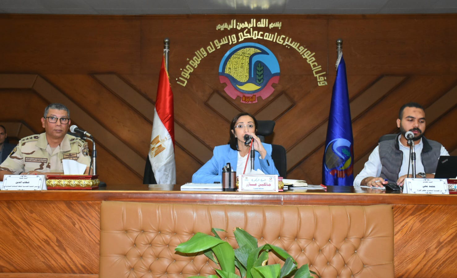 جاكلين .. تعقد اجتماعاً لمتابعة تنفيذ مشروعات حياة كريمة