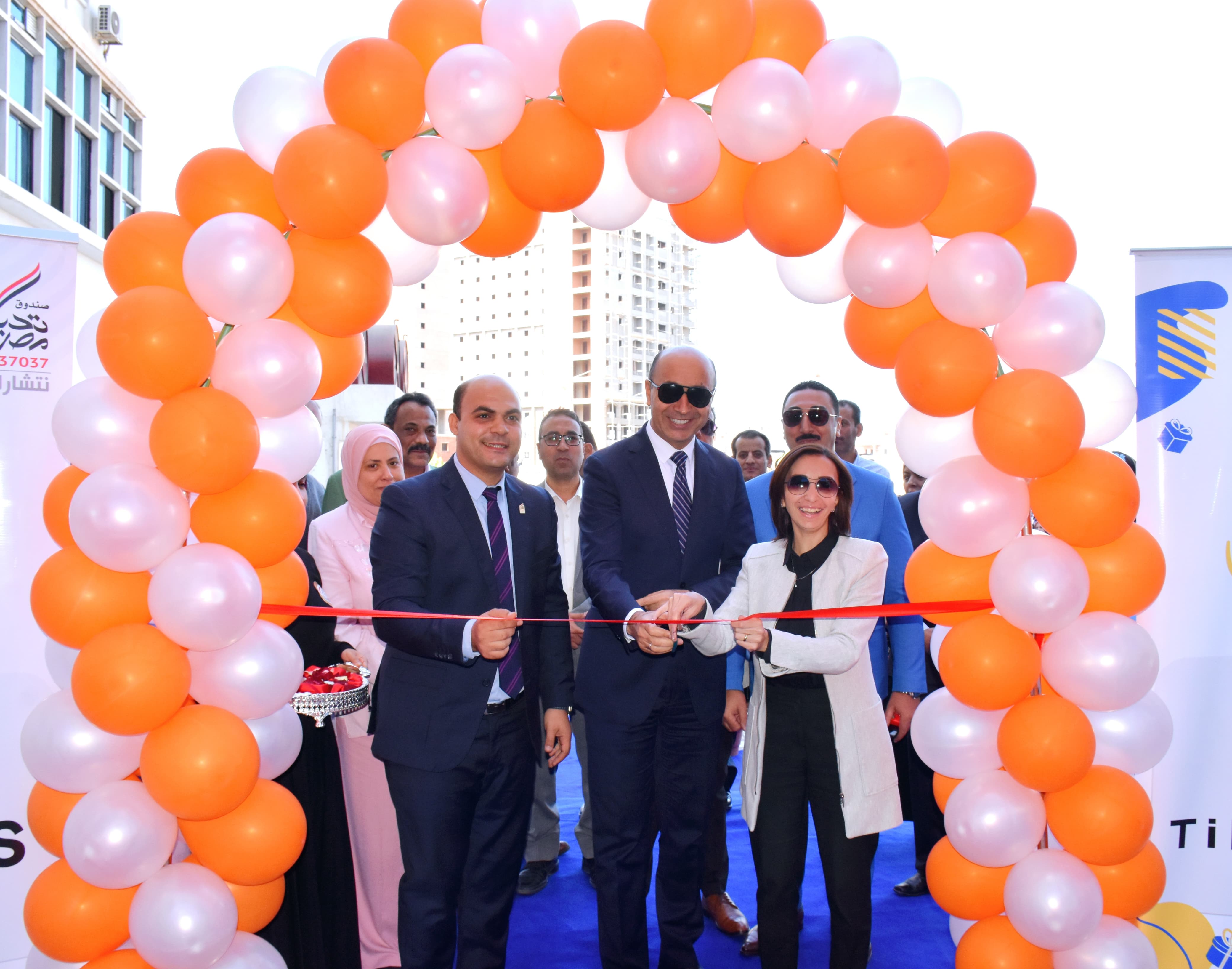 جاكلين .. تفتتح معرض "دكان الفرحة" بجامعة دمنهور