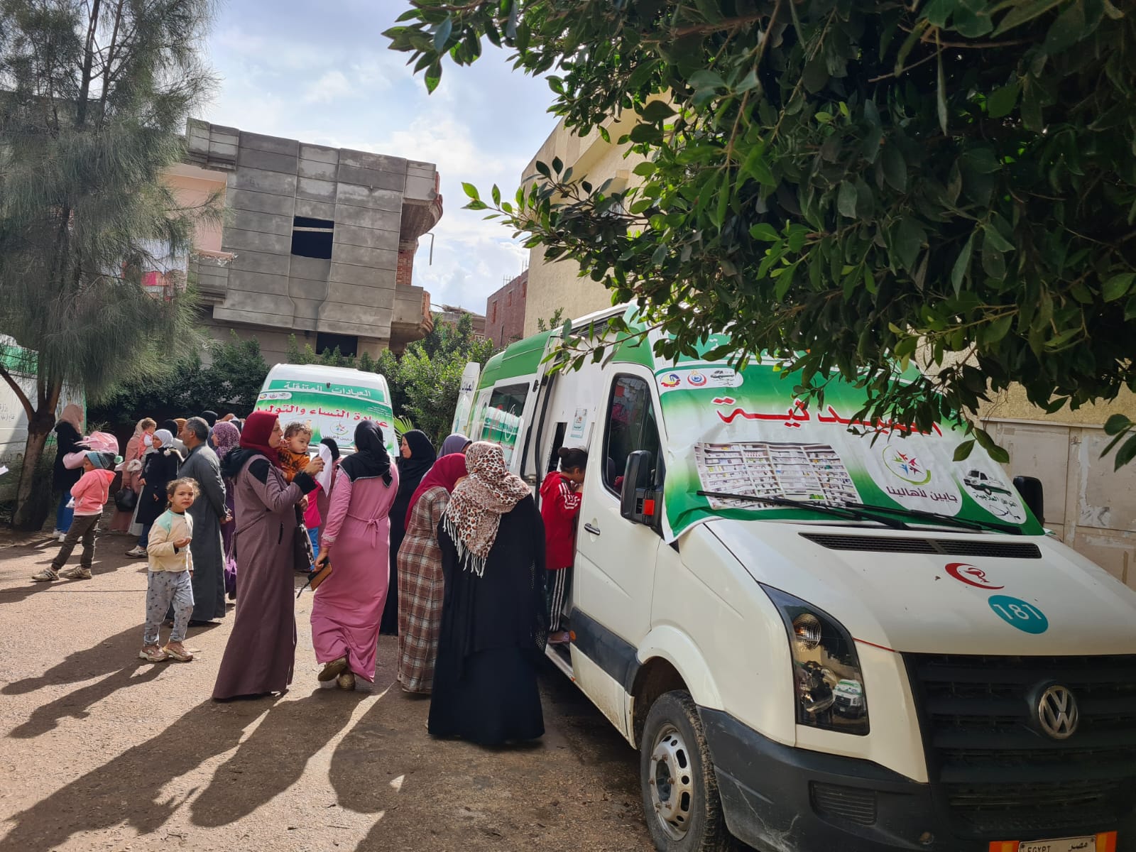 البحيرة.. تكثيف القوافل المجانية بالقرى والنجوع
