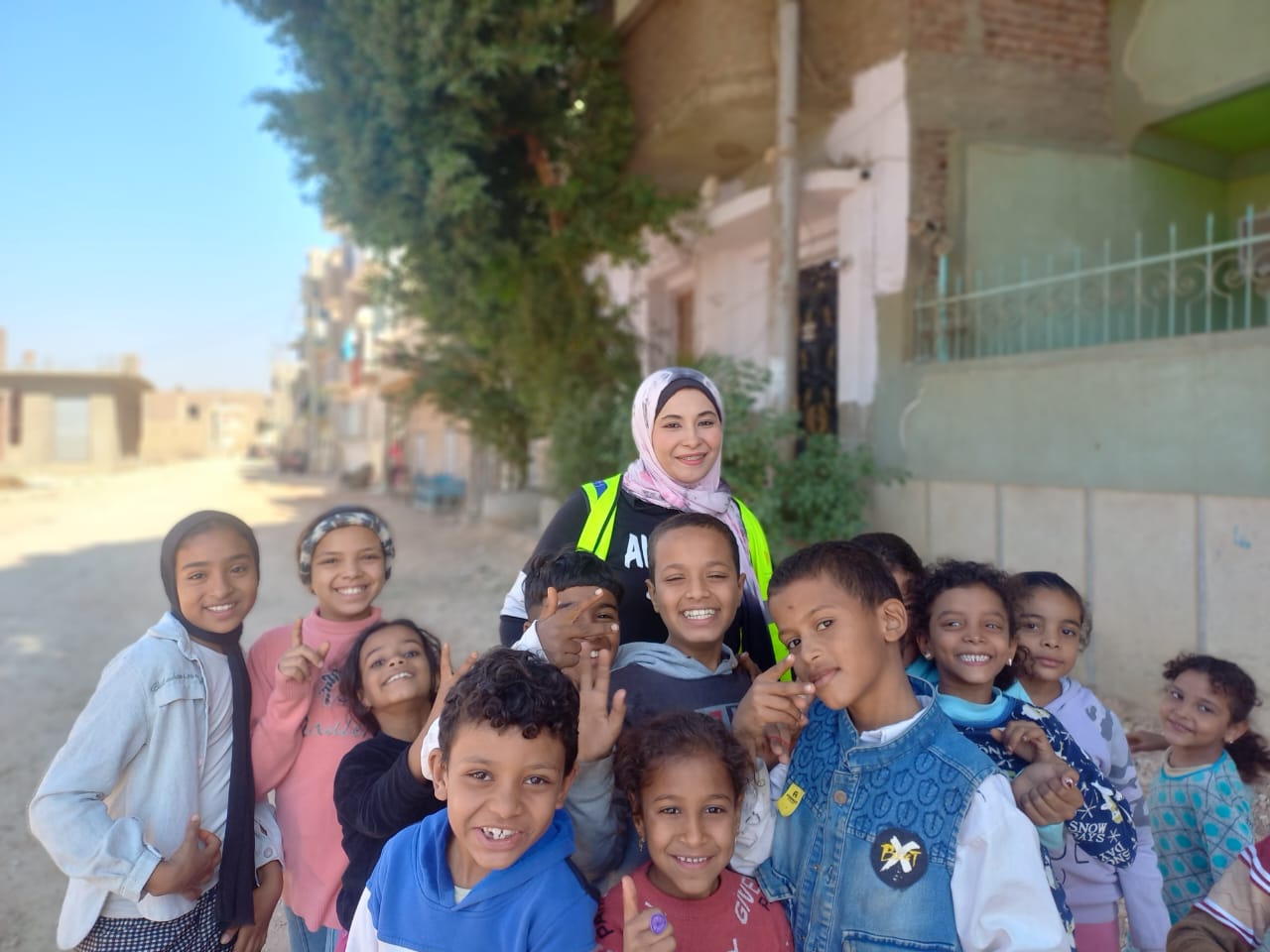 الشعب الجمهورى" بقنا ينظم قافلة طبية مجانية لخدمة المواطنين بعزبة حامد