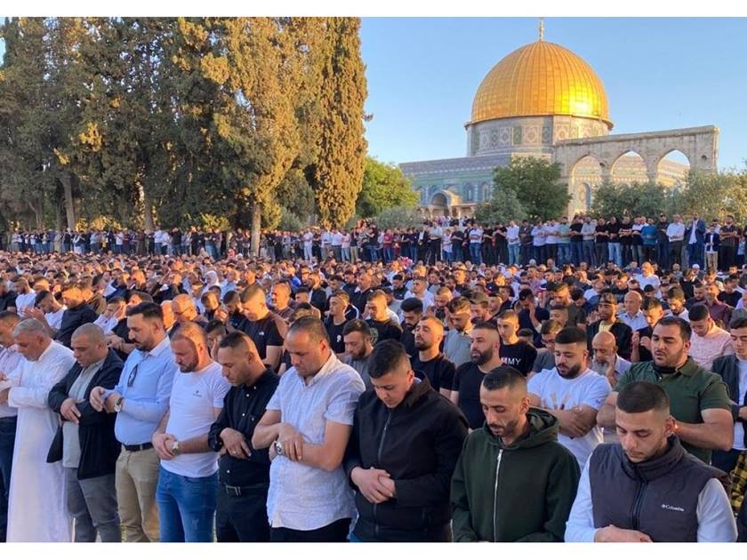 نحو 40 ألف فلسطيني .. أدوا صلاة الجمعة بالمسجد الأقصى