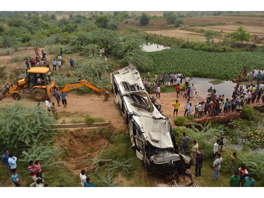 مصرع سبعة أشخاص على الأقل .. في حادث سقوط حافلة شمال الهند