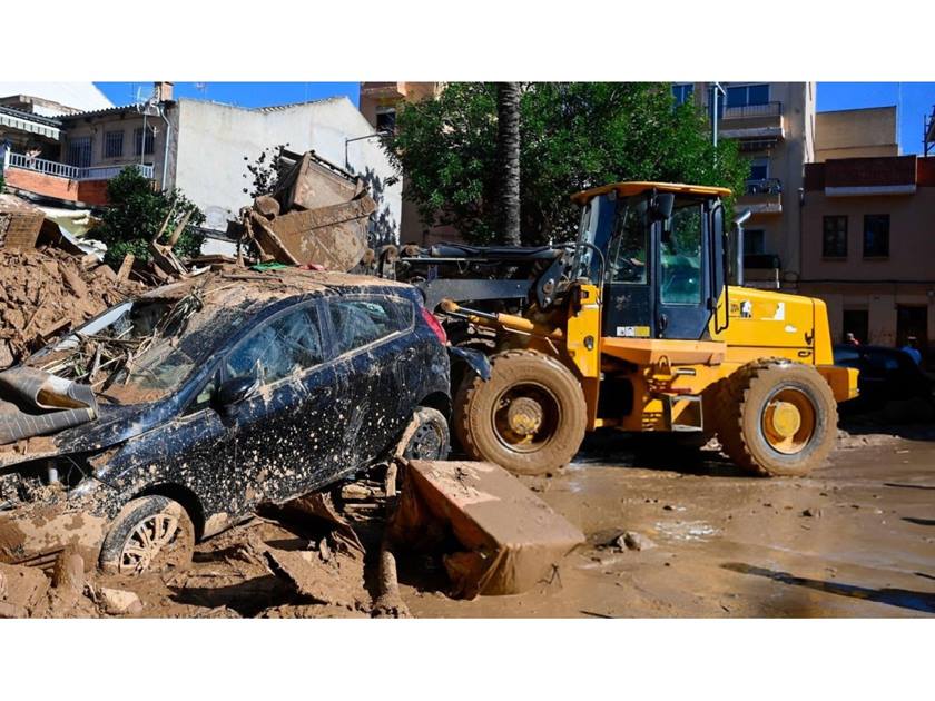 ارتفاع عدد ضحايا الفيضانات في إسبانيا .. إلى 211 قتيلا