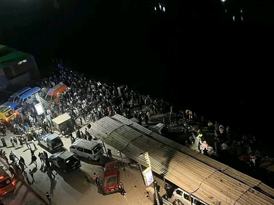 سقوط ميكروباص بالركاب .. في ترعة الإبراهيمية بأسيوط
