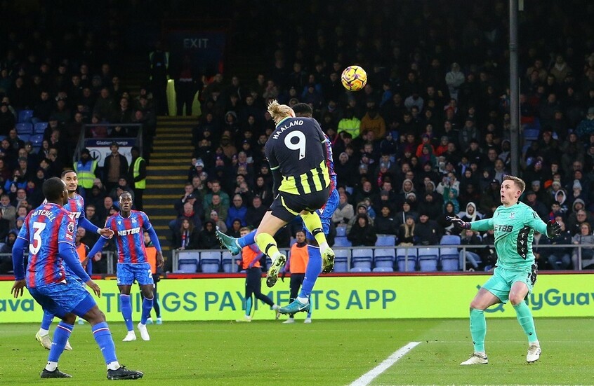 مان سيتى يتعادل مع كريستال بالاس 2-2.. وتأجيل لقاء ليفربول وإيفرتون