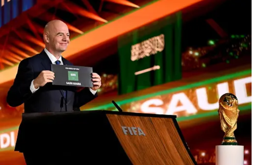 أول تعليق من ولى عهد السعودية بعد الفوز بتنظيم كأس العالم 2034