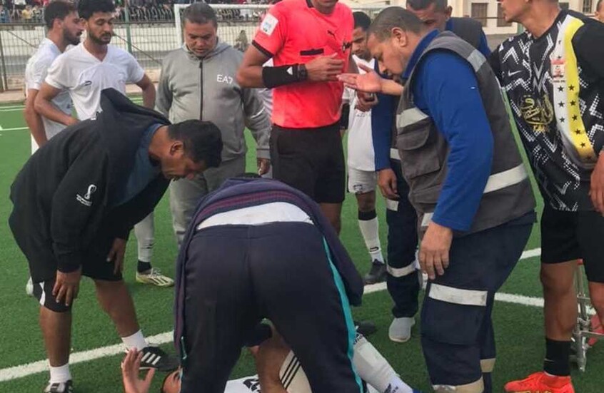 لاعب إبشواى بلع لسانه وفقد الوعى.. والحكم أنقذه من الموت