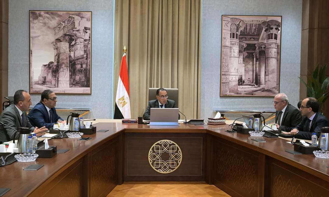 إنشاء وتجهيز 14 مجمعا صناعيا حرفيا.. بالمحافظات