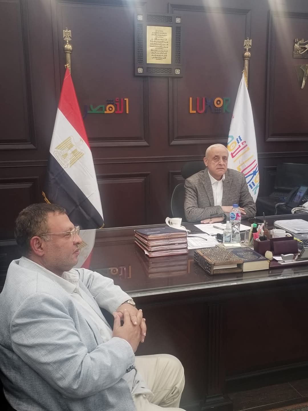 رشوان ومحافظ الأقصر يبحثان استعدادات منتدى الشباب العربى الإفريقى