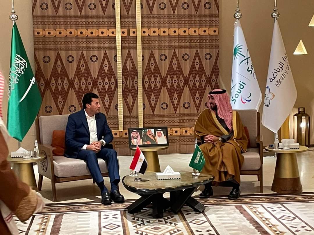 وزير الشباب: تعزيز التنسيق في الأحداث الرياضية الكبرى مع السعودية