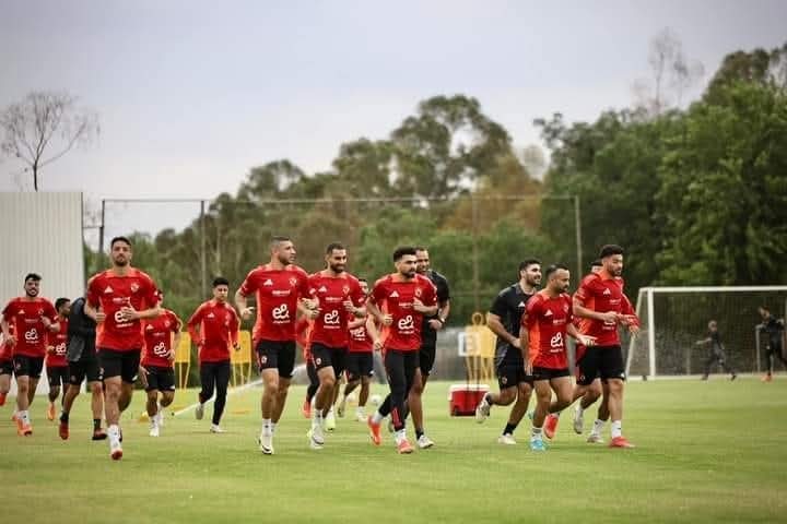 الأهلي يخوض مرانه الأول في جنوب إفريقيا استعدادًا للقاء أورلاندو بأبطال إفريقيا