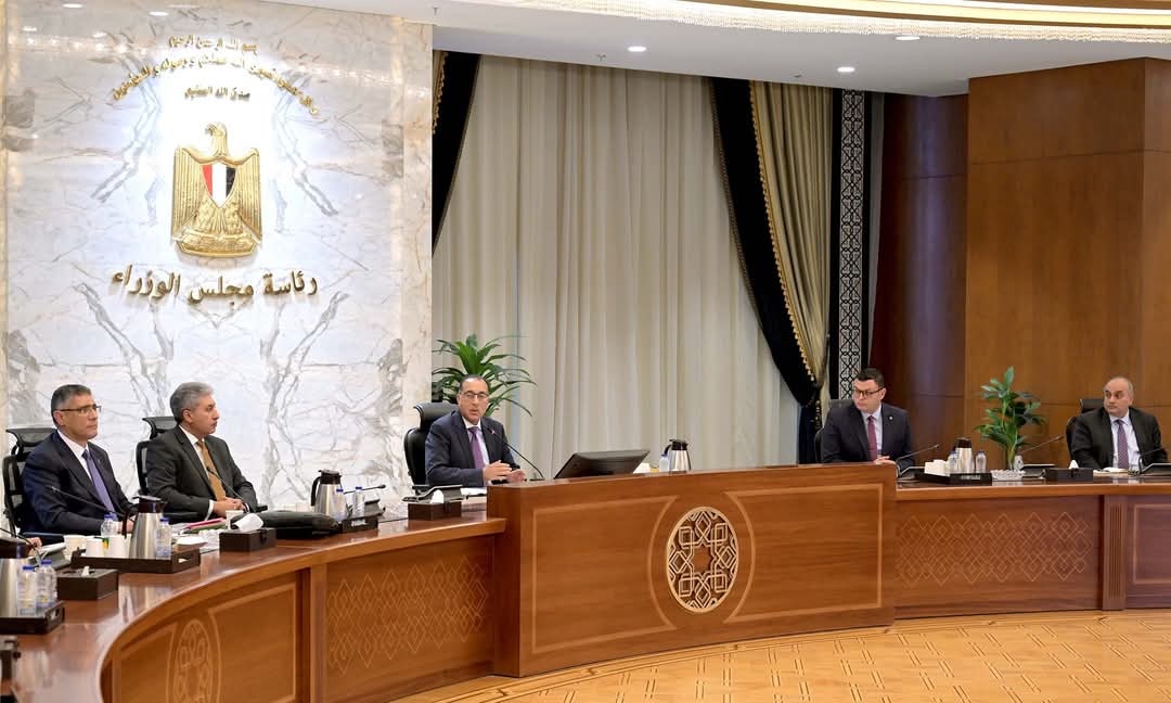رئيس الوزراء يتابع إجراءات طرح تخطيط وتطوير منطقة منف الأثرية على مكتب استشارى عالمى