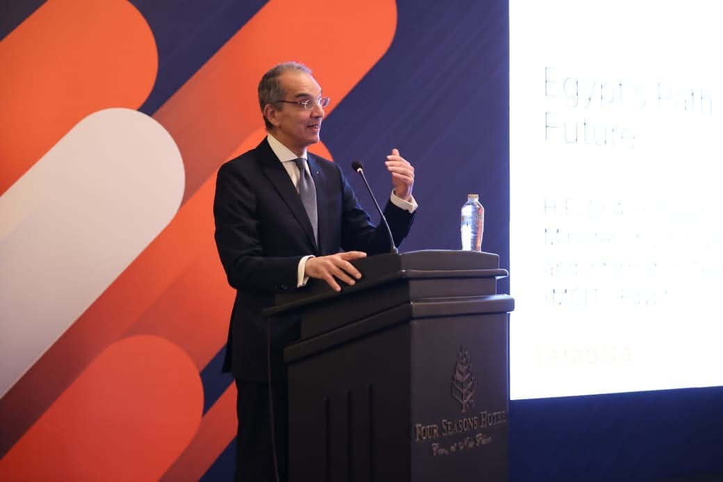 وزير الاتصالات: إطلاق النسخة الثانية من الاستراتيجية الوطنية للذكاء الاصطناعى مطلع العام المقبل 
