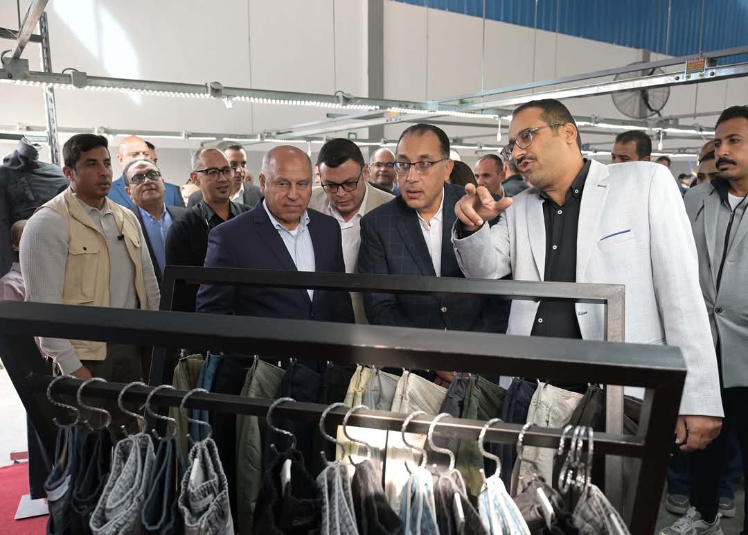 المنطقة الصناعية جنوب بورسعيد تضم 517 مصنعاً..ومدبولى يتفقد"إي بي إم تكستايل" للملابس الجاهزة