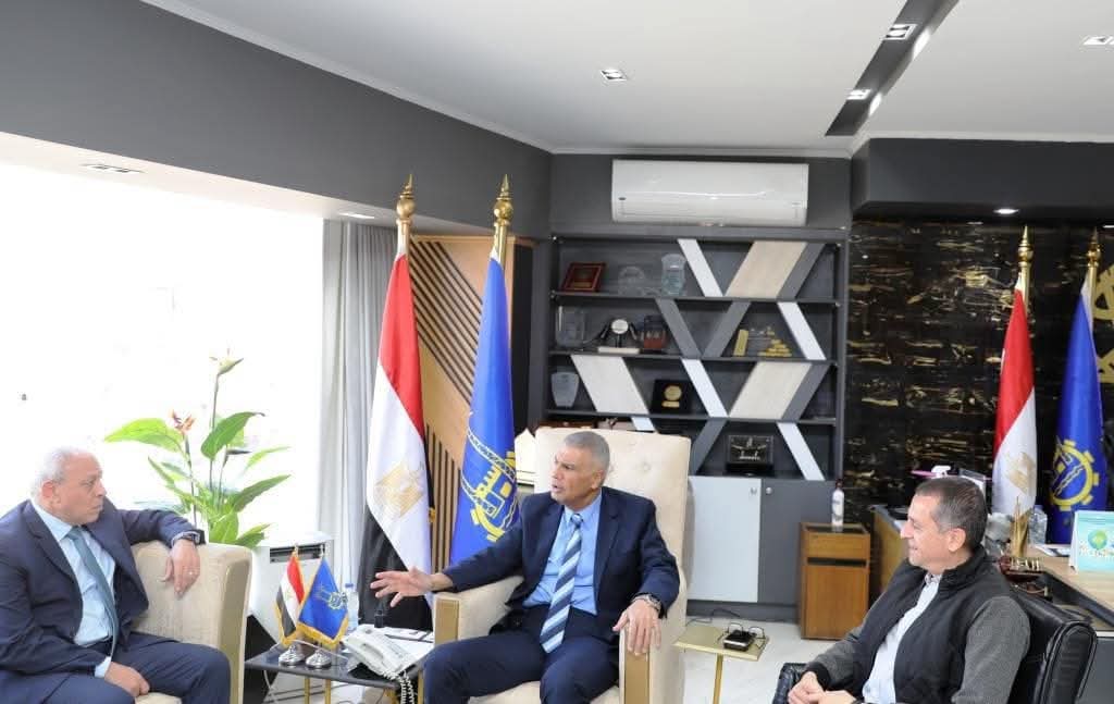 محافظ أسوان يثمن جهود هيئة تنمية الصعيد فى تعزيز مشروعات التنمية