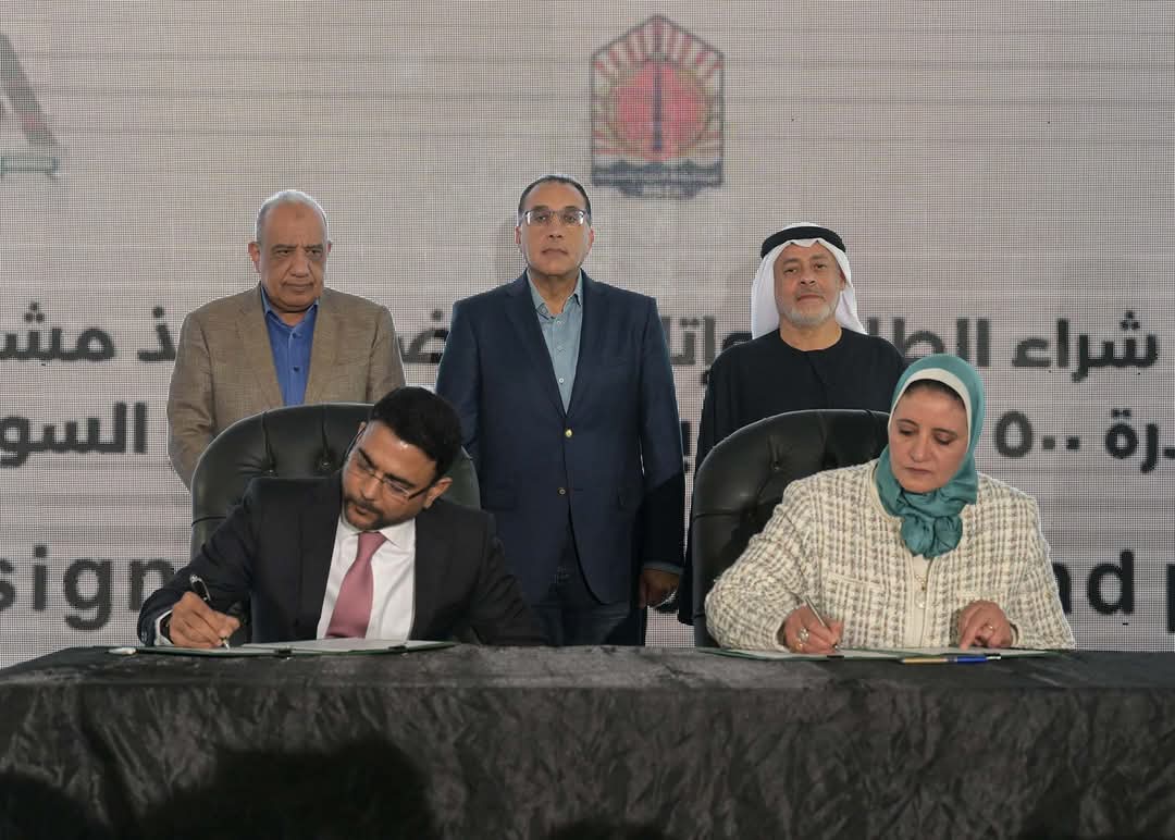رئيس الوزراء يشهد مراسم توقيع اتفاقيتين لتنفيذ مشروع محطة رياح بقدرة 500 ميجاوات بخليج السويس