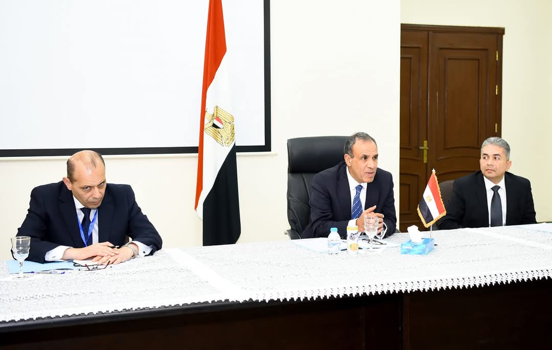 وزير الخارجية يلتقى الجالية المصرية فى العقبة