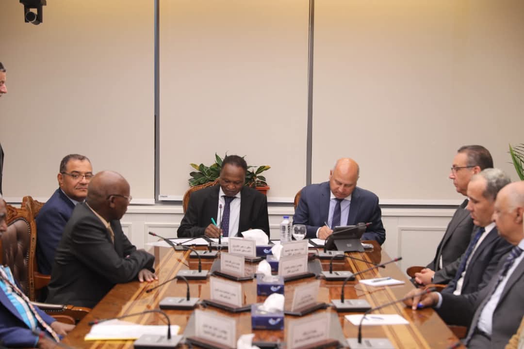 الوزير : التعاون فى الربط السككى يعكس العلاقات القوية والتاريخية بين مصر والسودان 