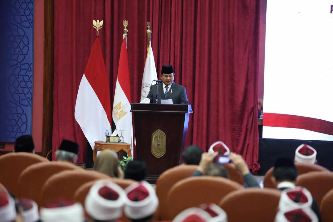 الرئيس الإندونيسى : مؤسسة الأزهر تصقل أبناءنا بخير علوم الدنيا