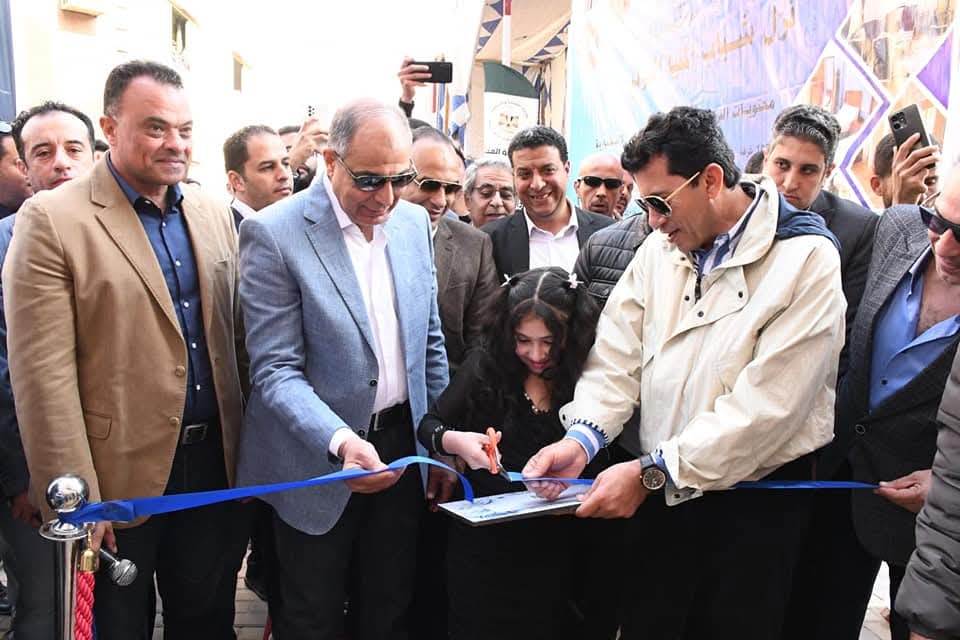 وزير الرياضة يفتتح نزل شباب المنيا الدولى