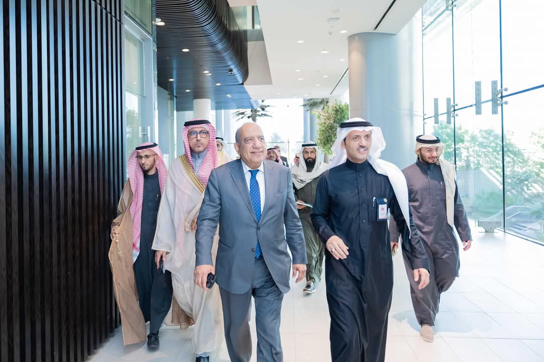 وزير الكهرباء يبحث فى الرياض مشروعات تخزين الكهرباء بأنظمة البطاريات المستقلة