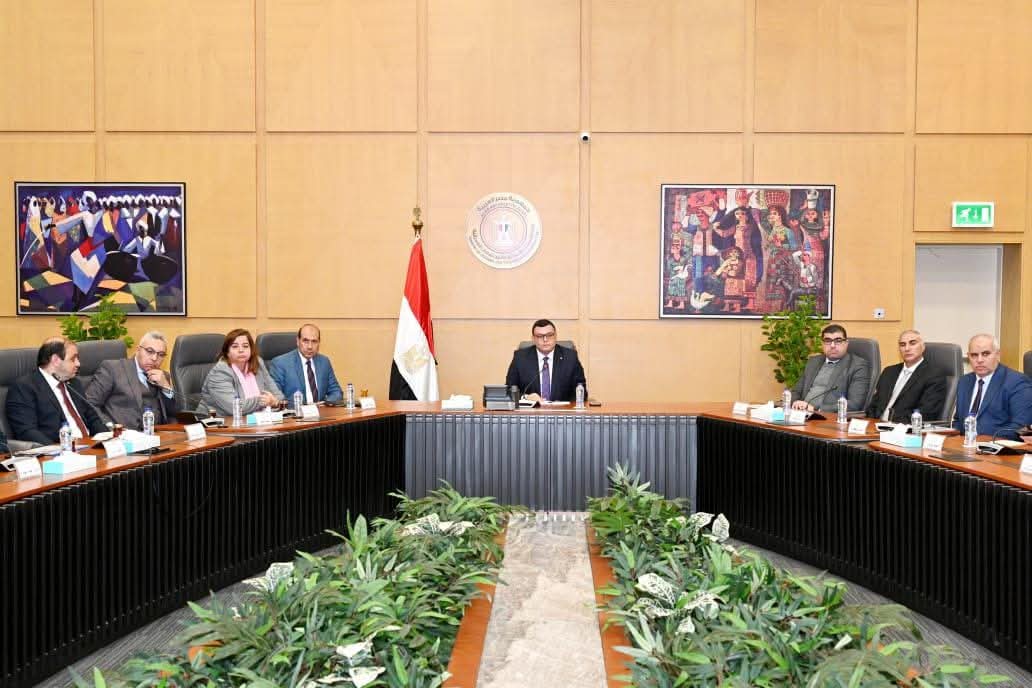 وزير الإسكان يتابع موقف تنفيذ وحدات "سكن لكل المصريين" وسكن مصر وجنة