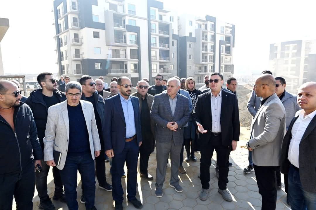 وزير الإسكان يوجه بإعداد جدول زمني للانتهاء من الأعمال الجارية بـ 40 عمارة بمشروع جنة
