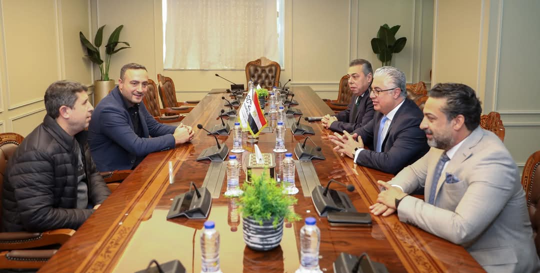 توقيع عقد مشروع "دينم ريز" التركية لصناعة الملابس بالقنطرة غرب الصناعية
