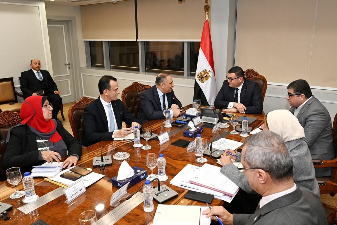 وزير الإسكان يتابع معدلات تنمية إقليم الساحل الشمالى الغربى