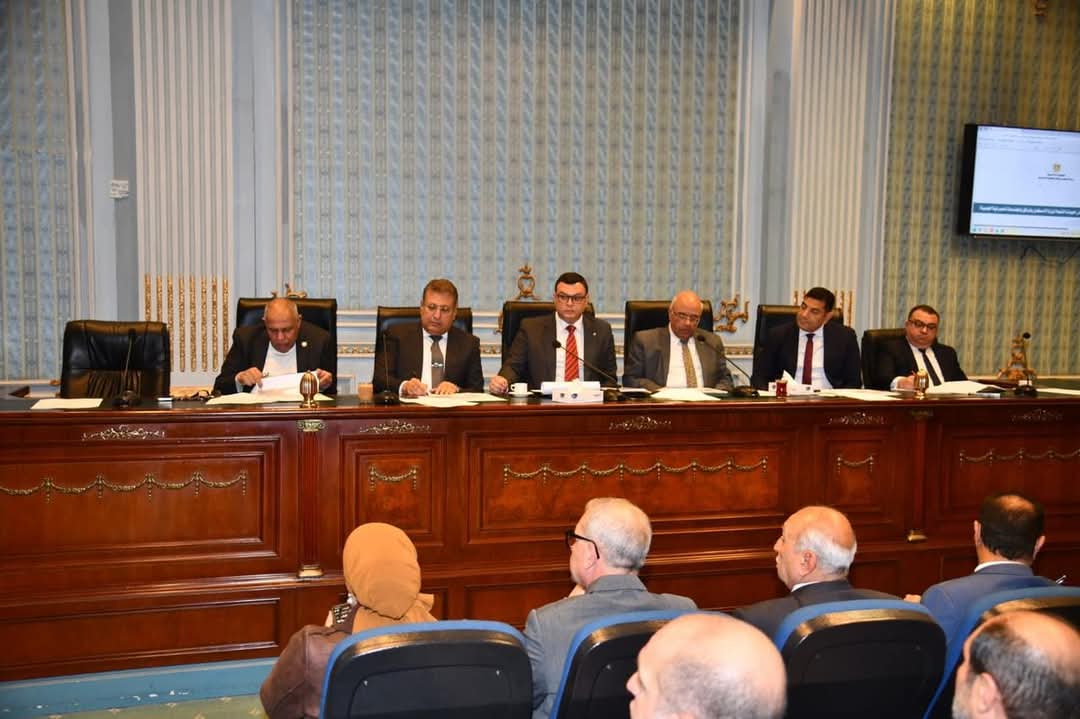 وزير الإسكان يناقش الموقف الحالي لمشروعات الخطة الاستثمارية 2024/2025.. بمجلس النواب