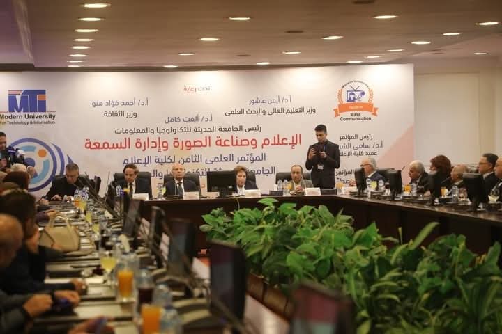 محافظ القاهرة : دور الإعلام هام فى نقلزمشاكل الموطنين