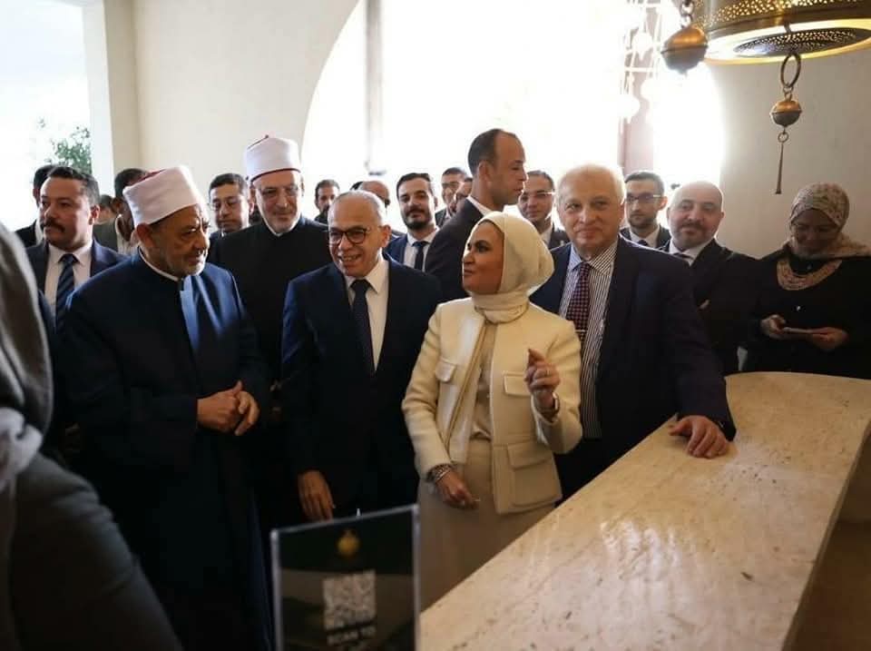 شيخ الأزهر يتفقَّد المقر الرئيس لـبيت الزكاة والصدقات