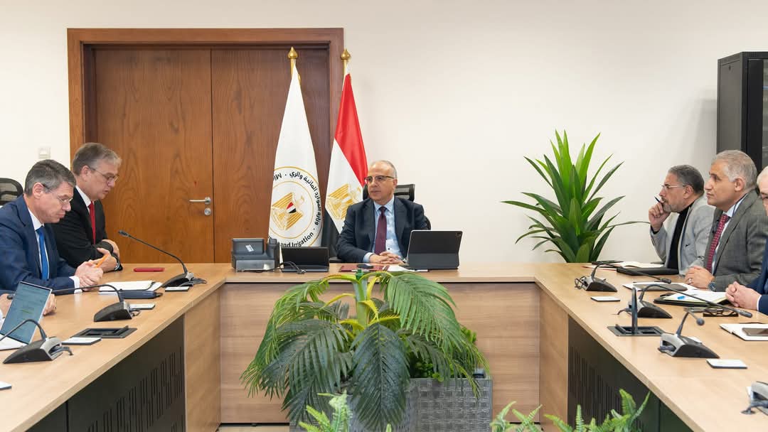 وزير الرى يبحث مع سفير هولندا بالقاهرة تعزيز التعاون فى الموارد المائية
