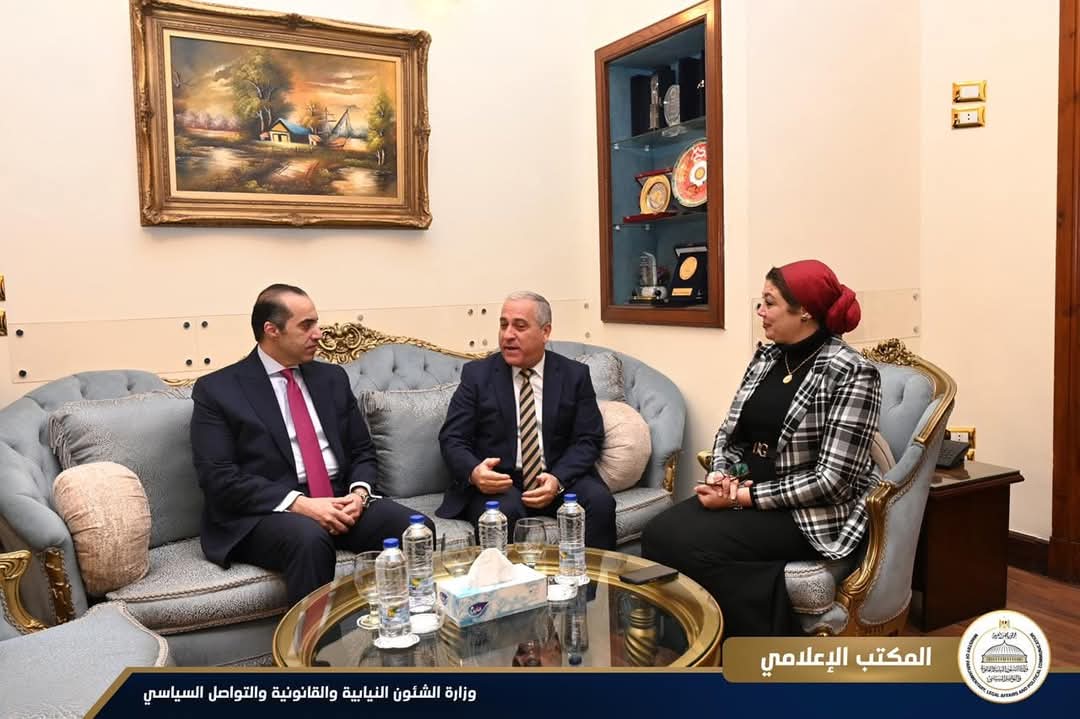 وزير الشئون النيابية يلتقى رئيس الهيئة الوطنية للصحافة