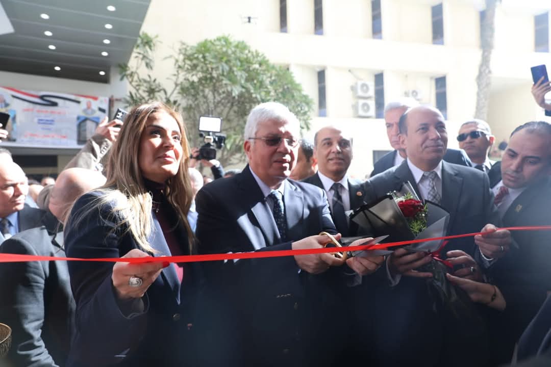 وزير التعليم العالى يفتتح مركز زراعة الكبد بجامعة المنصورة بتكلفة مليار جنيه