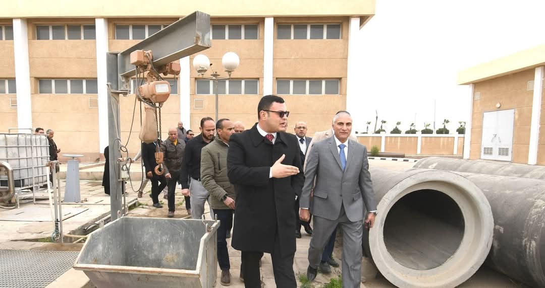 وزير الإسكان يتفقد المشروعات السكنية ومحطة الصرف الصحى رقم 5 بمدينة بدر