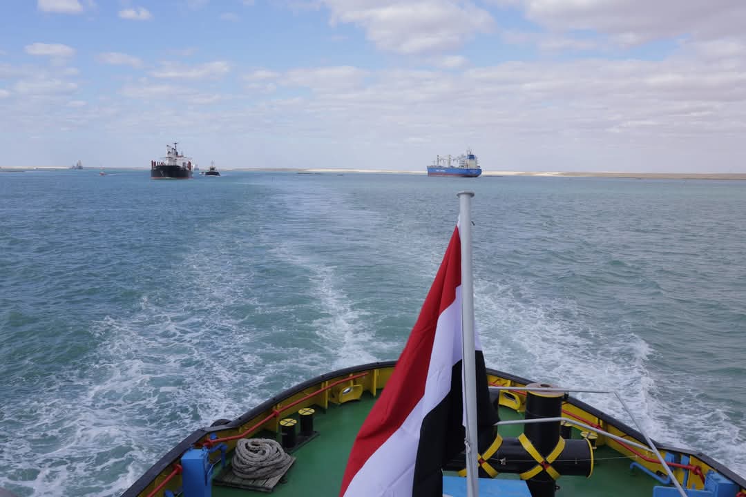 نجاح التشغيل التجريبي لمشروع ازدواج قناة السويس فى البحيرات المرة الصغرى بعبور سفينتين بالمجرى الجديد" 