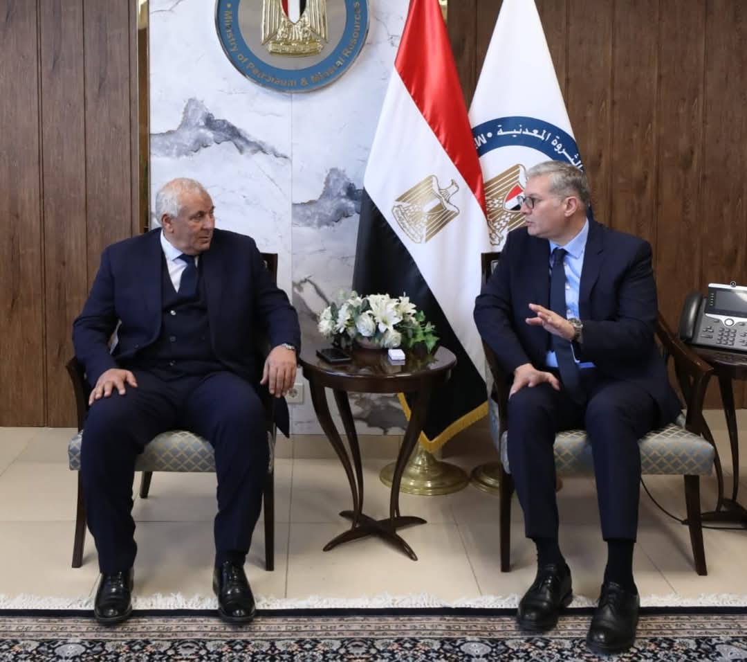 وزير البترول بحث مع محافظ الوادى الجديد تحقيق الإستغلال الأمثل للثروات والخامات التعدينية والفوسفات