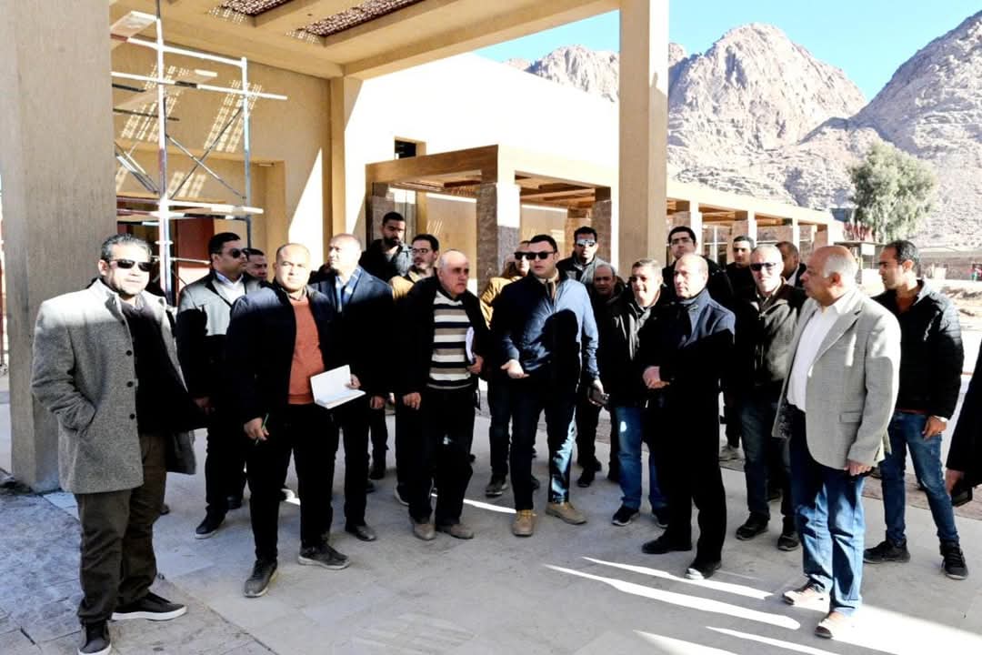 وزير الإسكان يتفقد المبانى الخدمية الجديدة وتطوير مركزى البلدة التراثية والزوار 