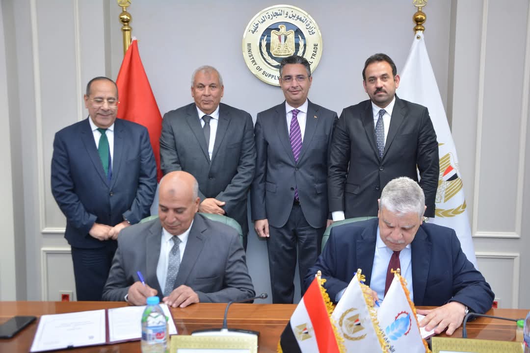 بروتوكول تعاون بين القابضة للصناعات الغذائية ومحافظة الوادي الجديد لافتتاح أسواق اليوم الواحد