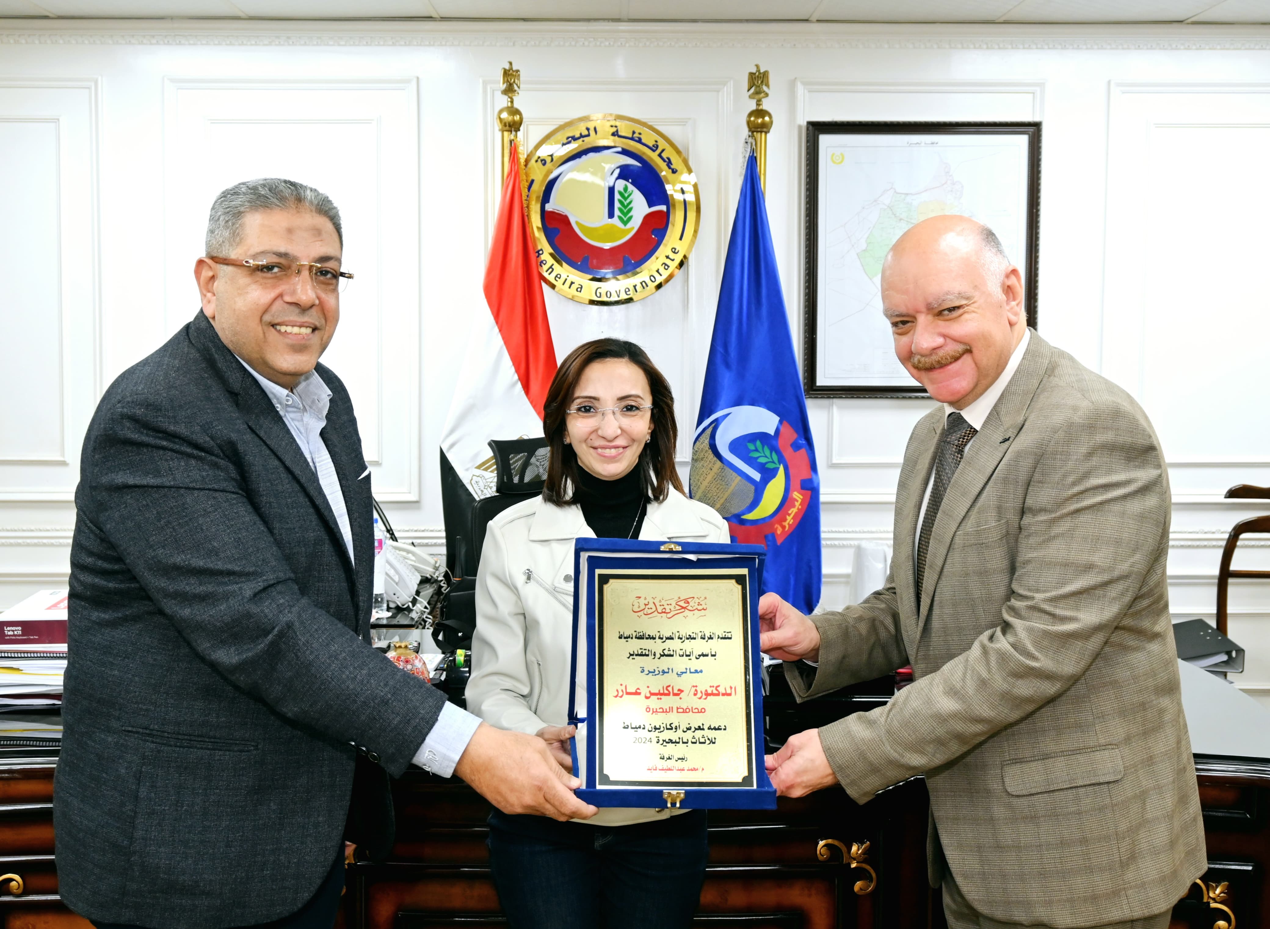 جاكلين ..تثني على معرض "أوكازيون دمياط للأثاث والديكور"