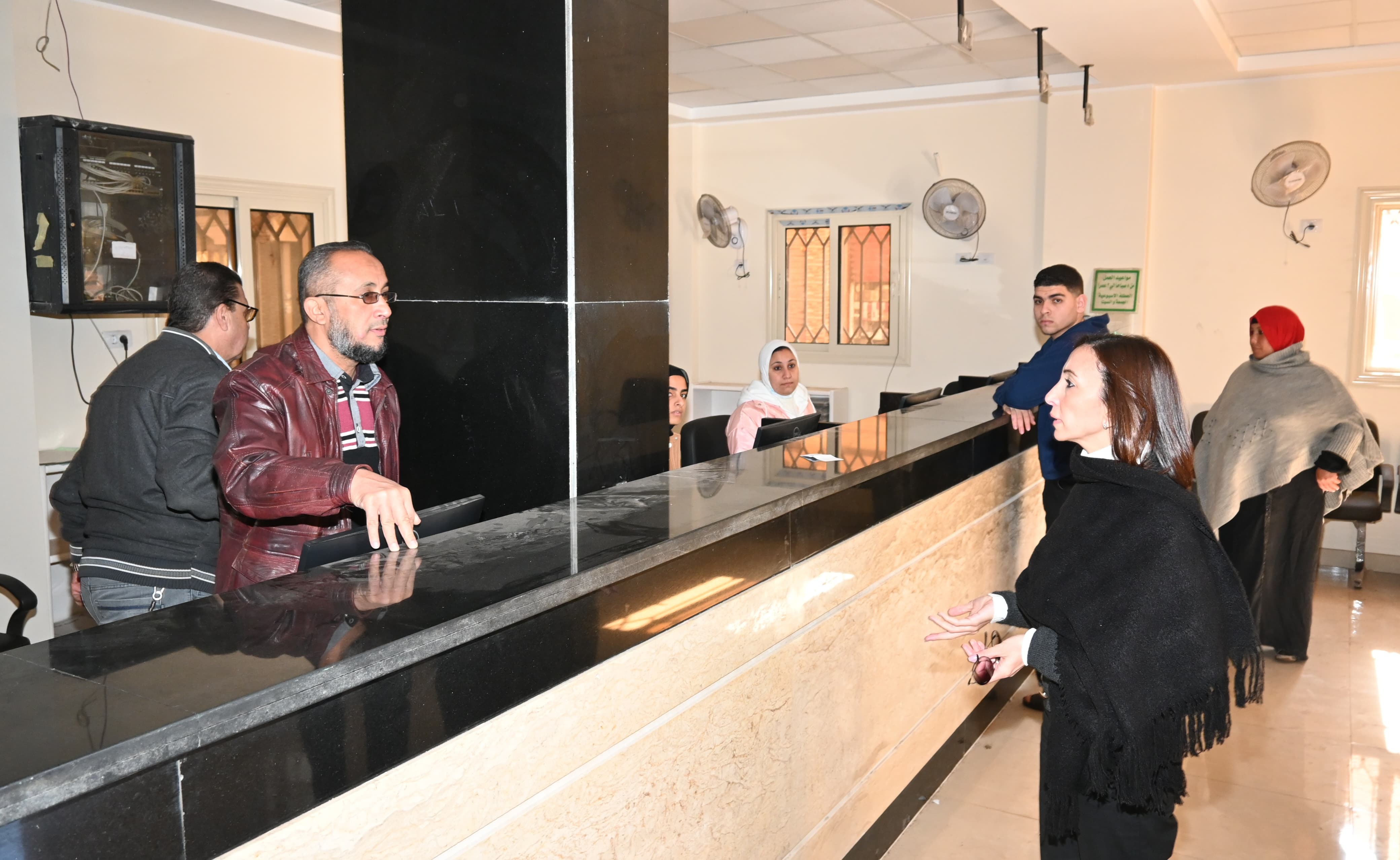 جاكلين .. إقالة مدير مركز خدمة المواطنين بتموين المحمودية