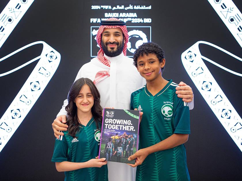 ولي العهد السعودي: عازمون على المساهمة الفعالة .. في تطوير كرة القدم