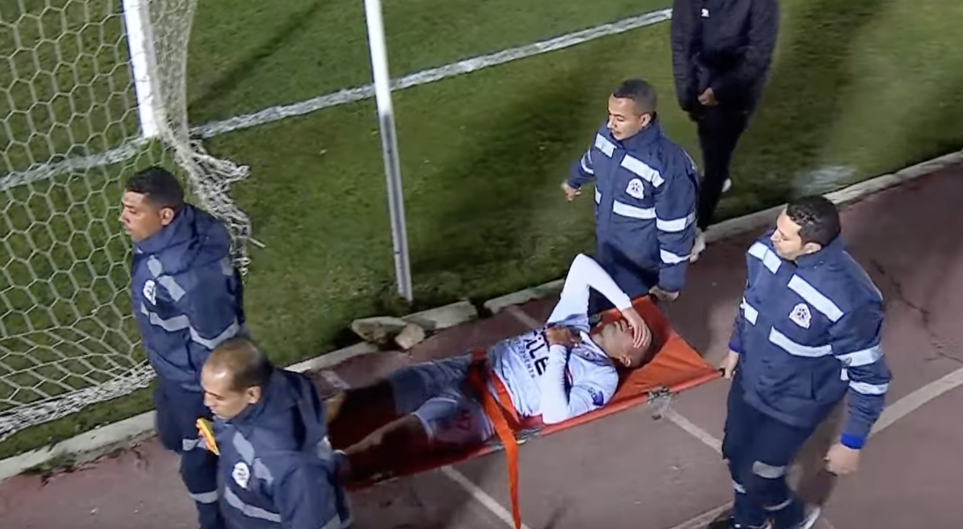 حارس الطلائع خلص على لاعب الزمالك